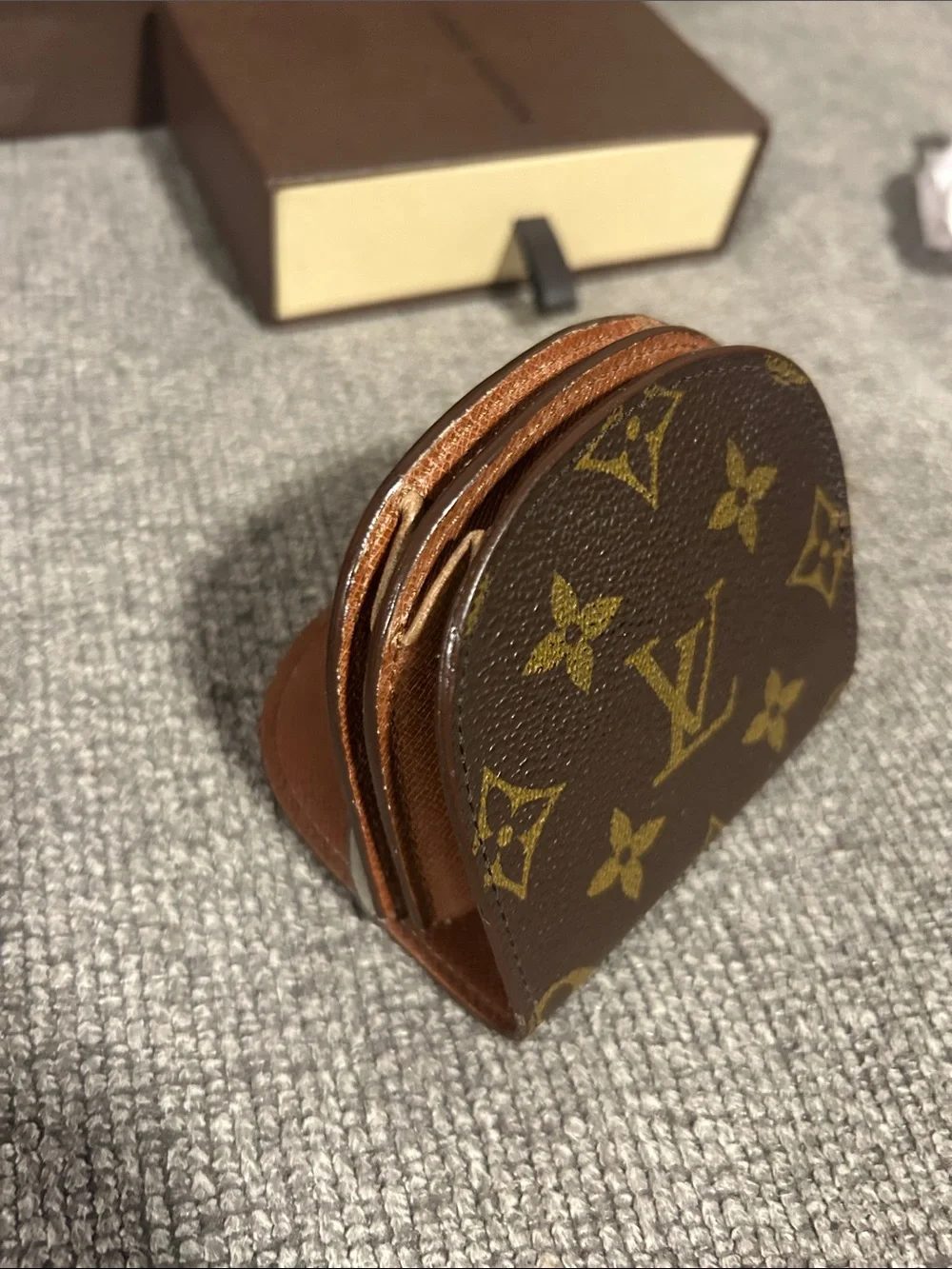 Louis Vuitton classic louis